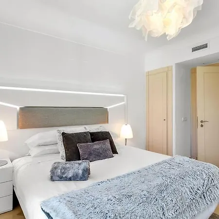 Yolo Spaces - Sotogrande Sea View Penthouse Apartment