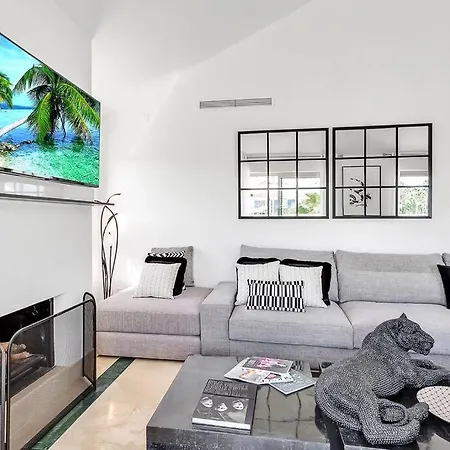 Yolo Spaces - Sotogrande Sea View Penthouse Apartment