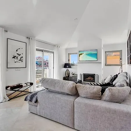 Yolo Spaces - Sotogrande Sea View Penthouse San Roque (Andalucia)