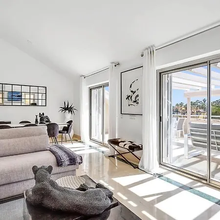 Yolo Spaces - Sotogrande Sea View Penthouse Apartment